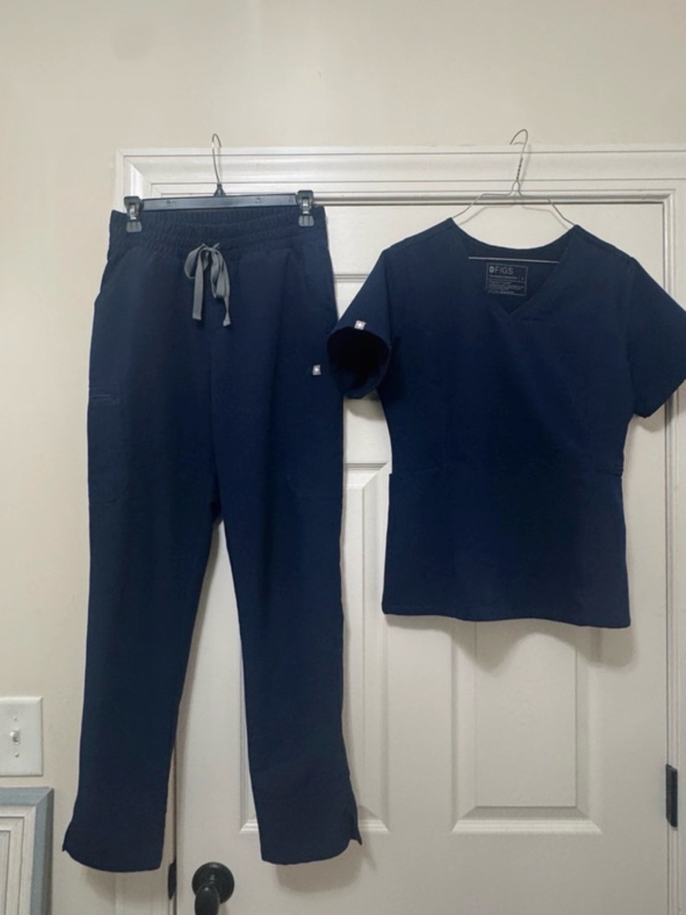 Figs size small scrub set Navy Blue top & bottom healthcare rn work
